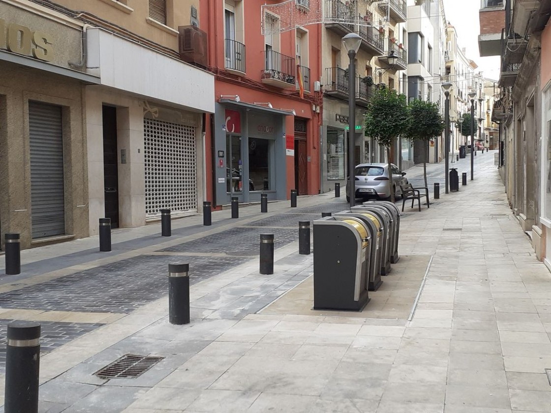 Los contenedores de la calle Mayor de Alcañiz ya están soterrados