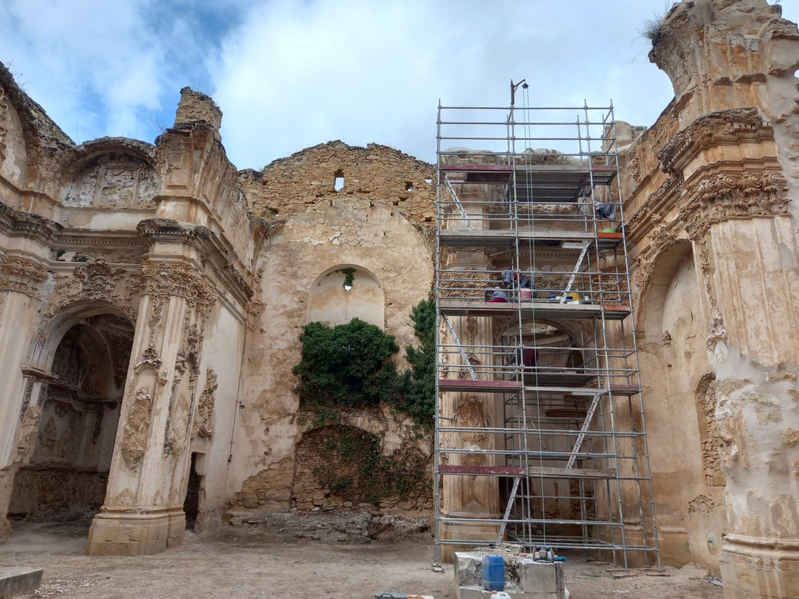 El Centro de Restauración de Albarracín afianza el acceso a la capilla del Cristo del Convento de los Servitas en Cuevas de Cañart