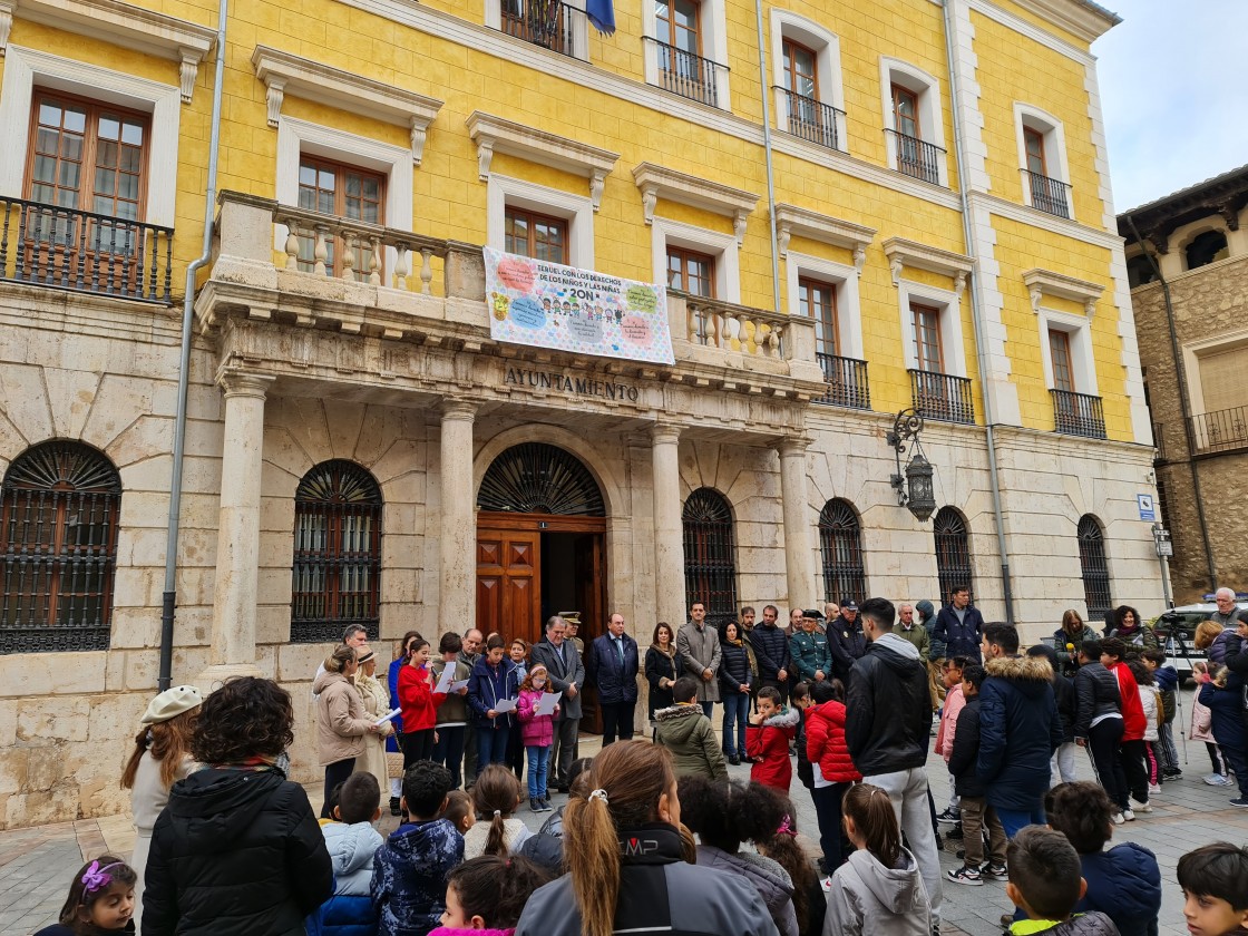 El Ayuntamiento de Teruel se suma a los actos de conmemoración del Día Mundial de la Infancia