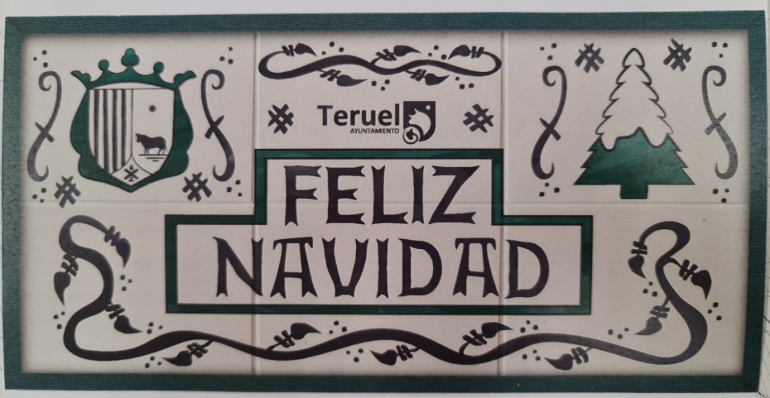 El Ayuntamiento de Teruel felicitará las navidades con la postal 'Callejón navideño', que refleja la cerámica local
