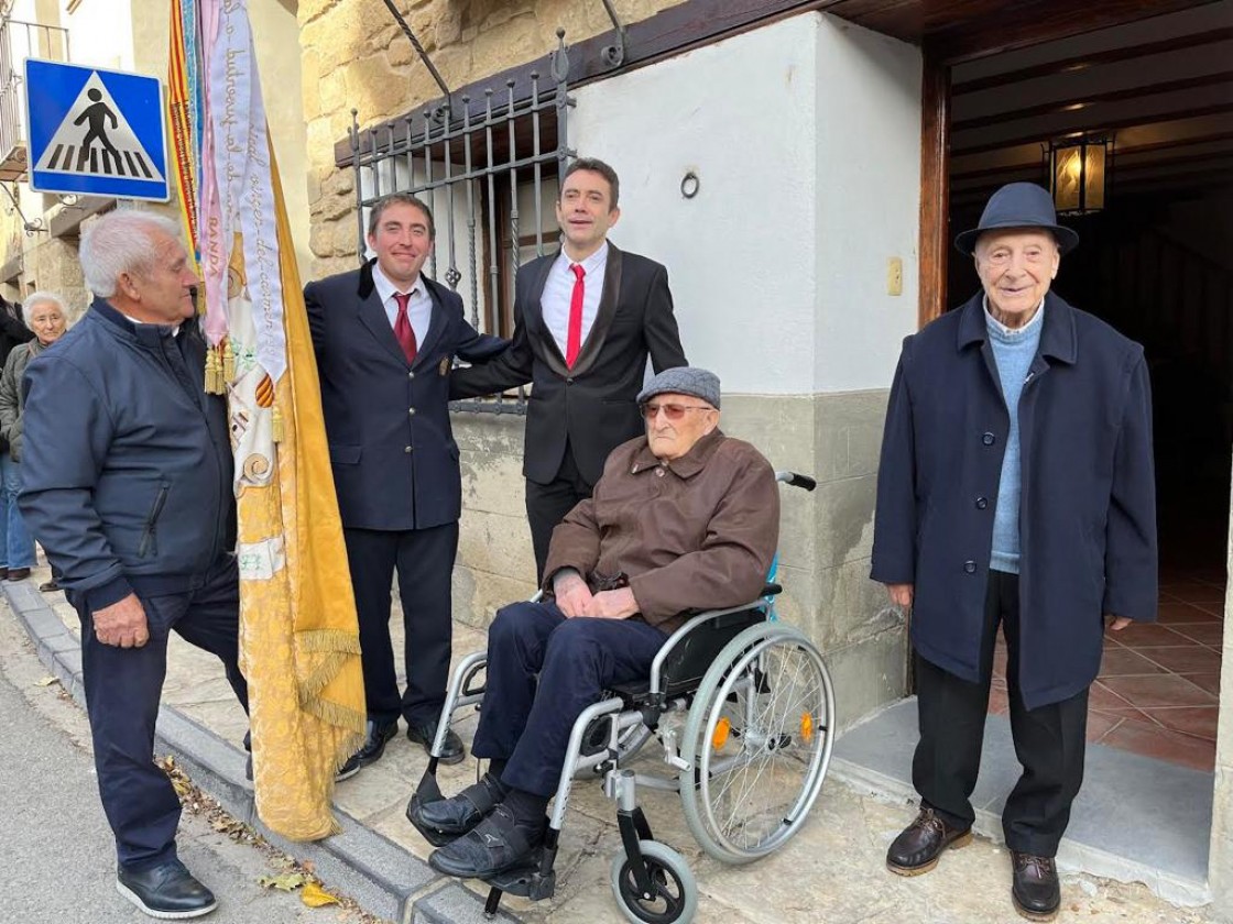 Rubielos homenajea a César Pérez y José Górriz, sus músicos más veteranos