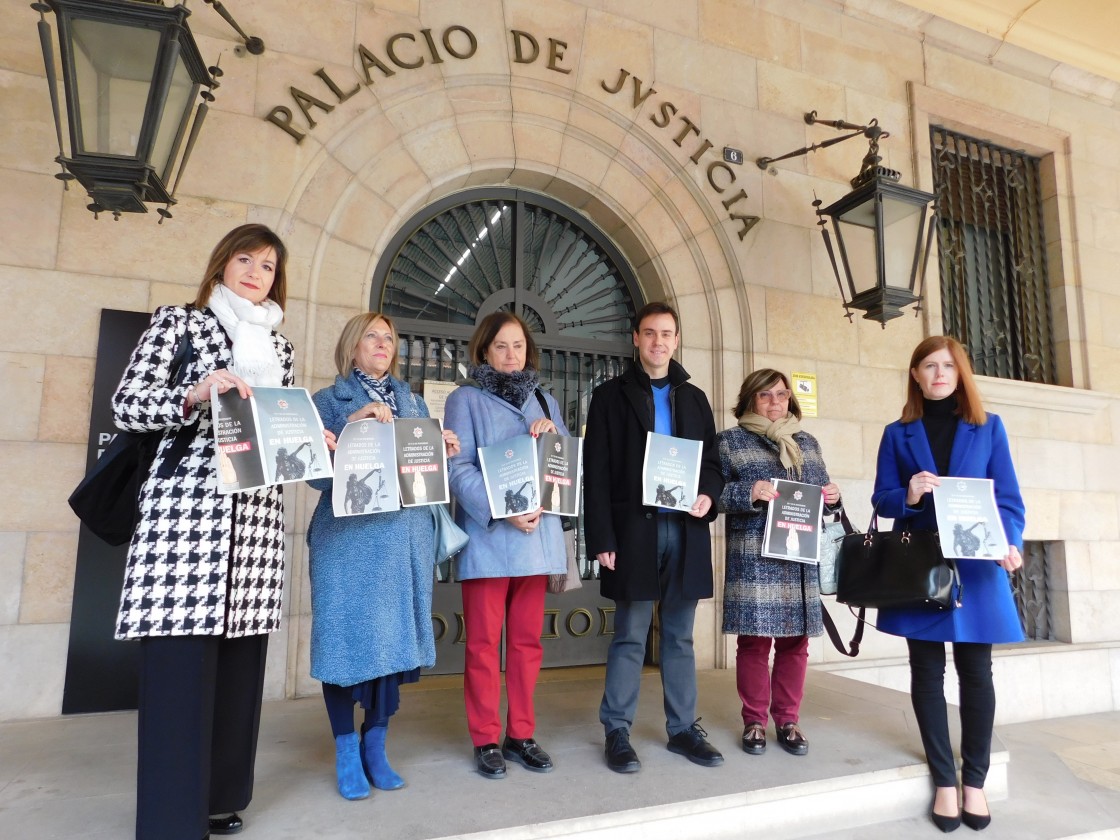 Los letrados de  la Administración  de Justicia se movilizan en Teruel