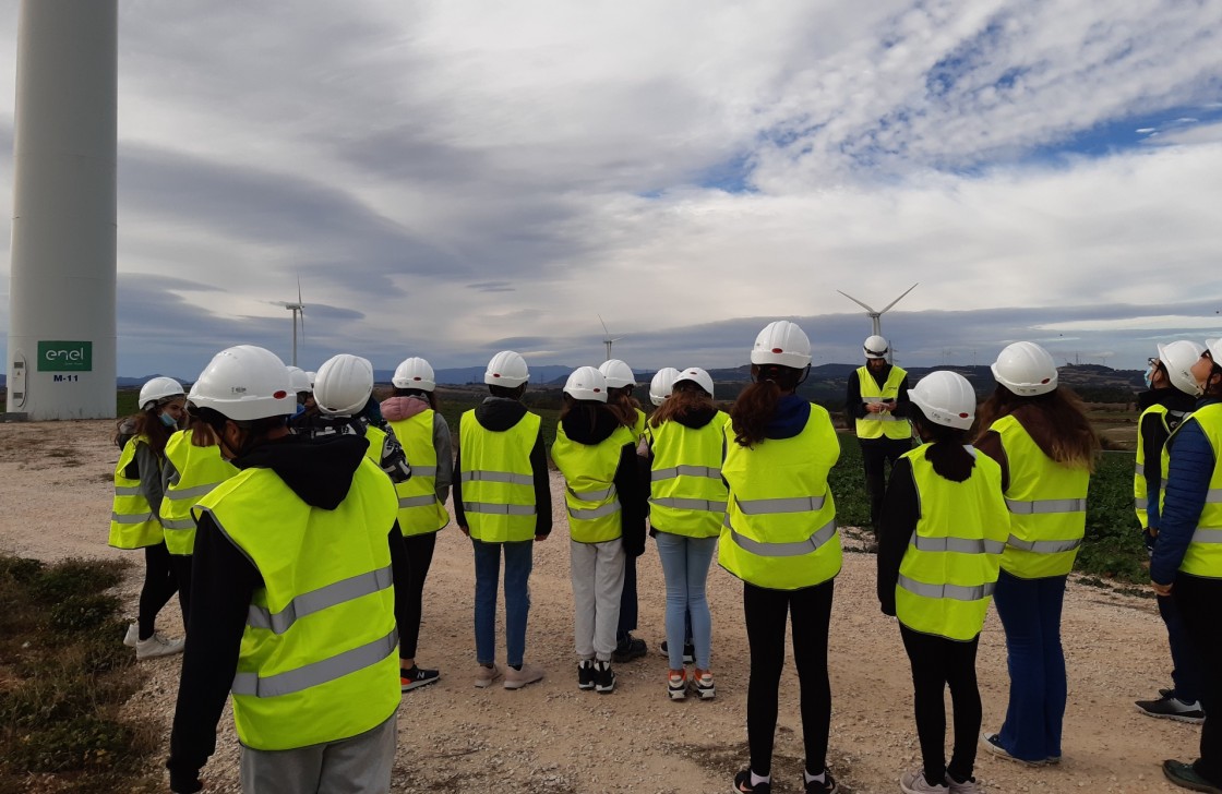 Los estudiantes pueden visitar las instalaciones de energía de Endesa