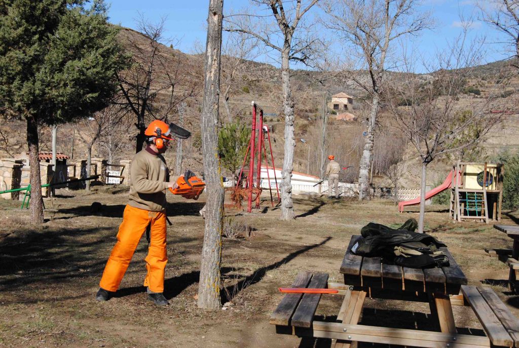 El paro baja en Aragón en 2.818 personas, un 3,44 %, hasta llegar a 79.093