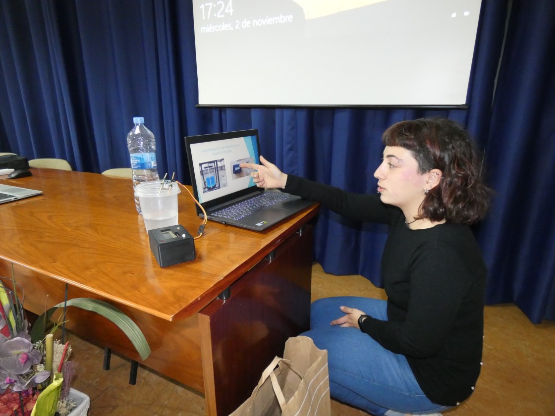 Una estudiante de la EUPT diseña una mejora para un depósito de agua