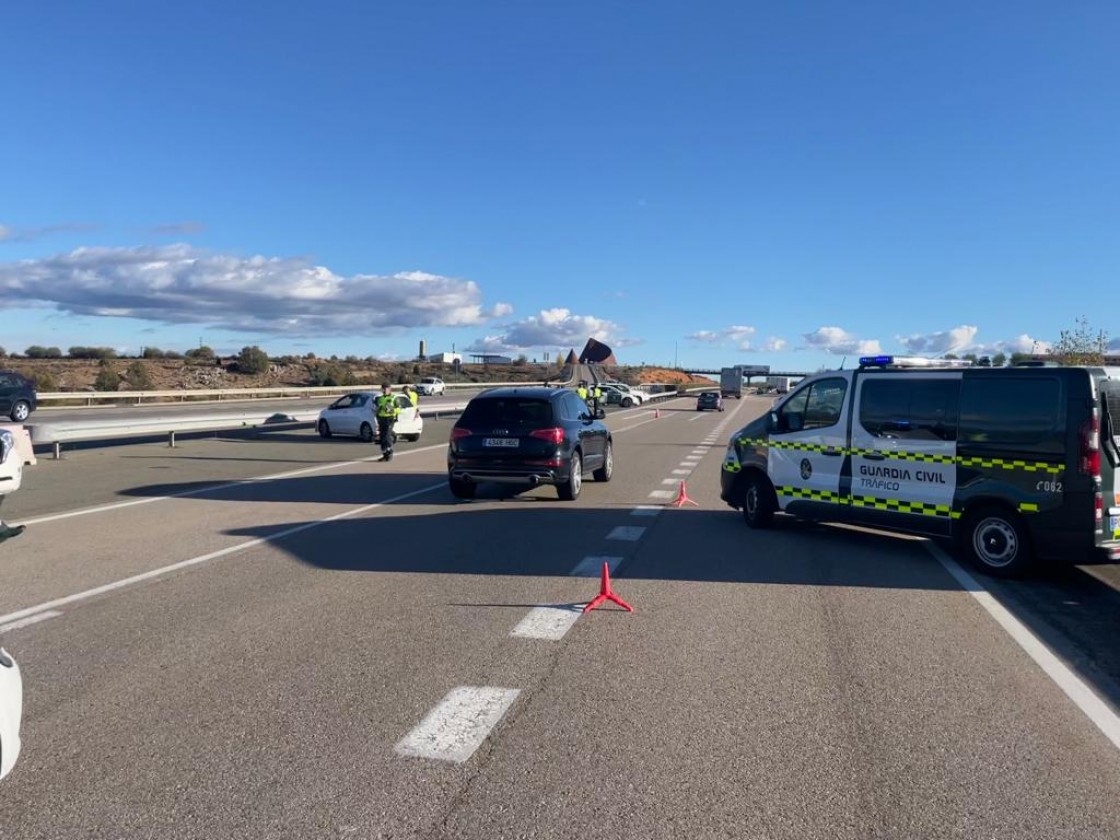 Interceptado un conductor de 73 años que circuló más de cuatro kilómetros en sentido contrario por la autovía A-23