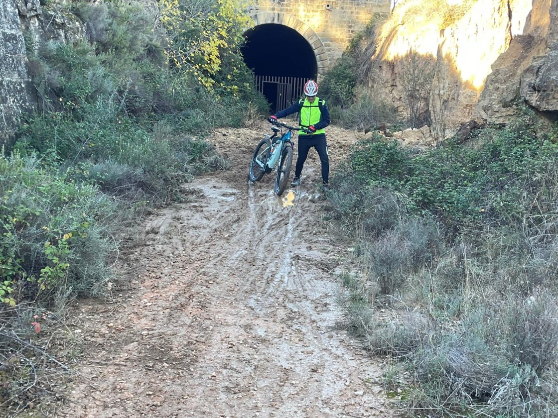 El tramo de vía verde de Valderrobres  a Lledó ya es apto para circular