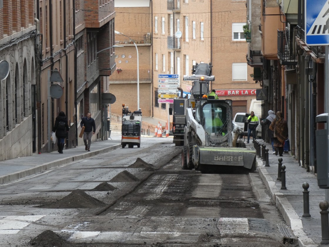 La calle San Francisco de Teruel se corta al tráfico esta semana por obras de asfaltado