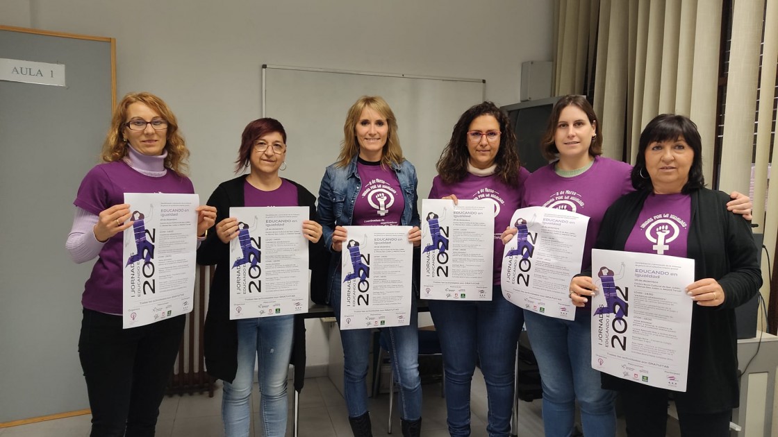 Las jornada de Educación en Igualdad que se celebra hoy en el centro sociocultural de San Julián aborda cómo prevenir la violencia de género en la adolescencia