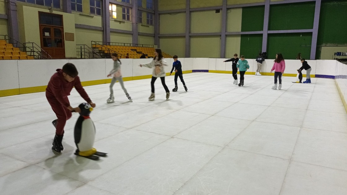 Una pista de patinaje e hinchables para animar las tardes de diciembre en Utrillas