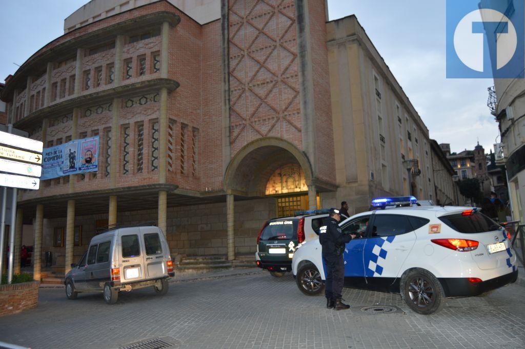 Un falso aviso de bomba obliga a cortar durante una hora el entorno del teatro de Alcañiz