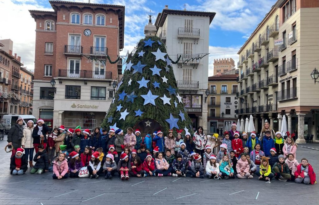 Los centros educativos dan la bienvenida a las Navidades con actividades muy divertidas