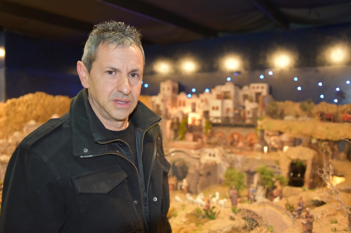 Sixto del Río, belenista de Alcorisa: “En el belén de Alcorisa hay unos 54 movimientos de figuras humanas y animales o ventanas”
