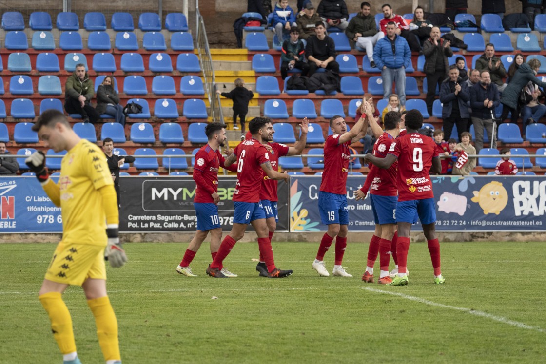 El CD Teruel se teje un colchón de diez puntos con la frontera de los ‘playoffs’