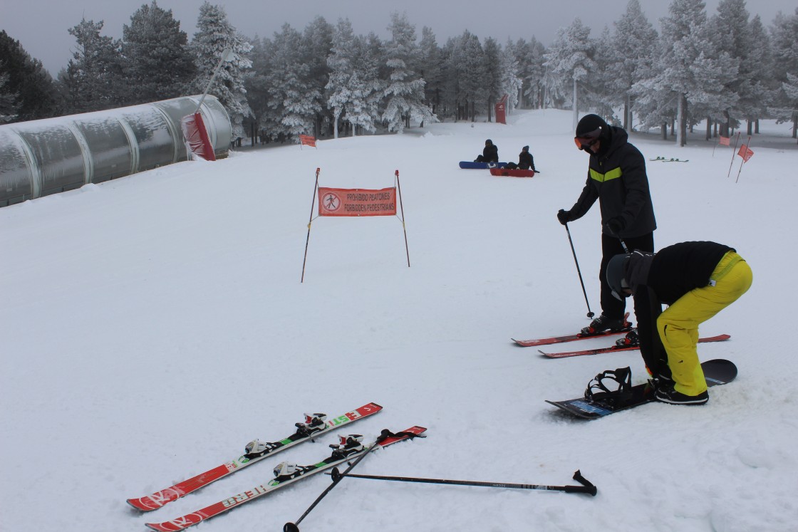 La estación de esquí  de Valdelinares estrena  la temporada con hasta medio metro de nieve