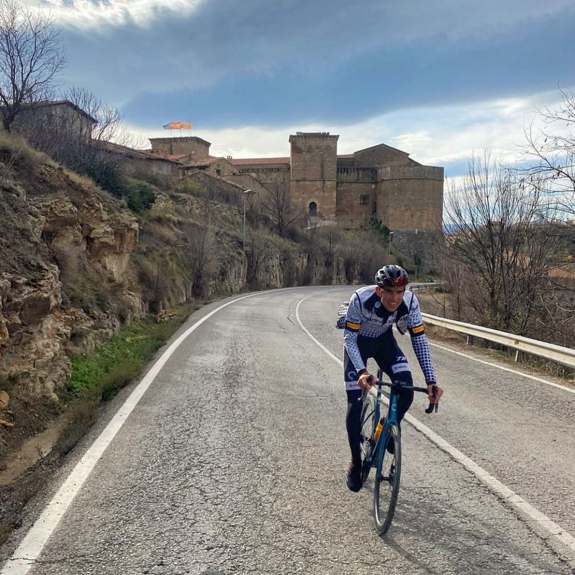 El ciclista morano Roberto Bou afronta un 2023 lleno de cambios