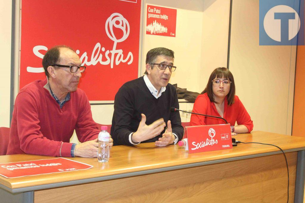 Patxi López llama al PSOE a la unidad durante un encuentro con militantes en Teruel