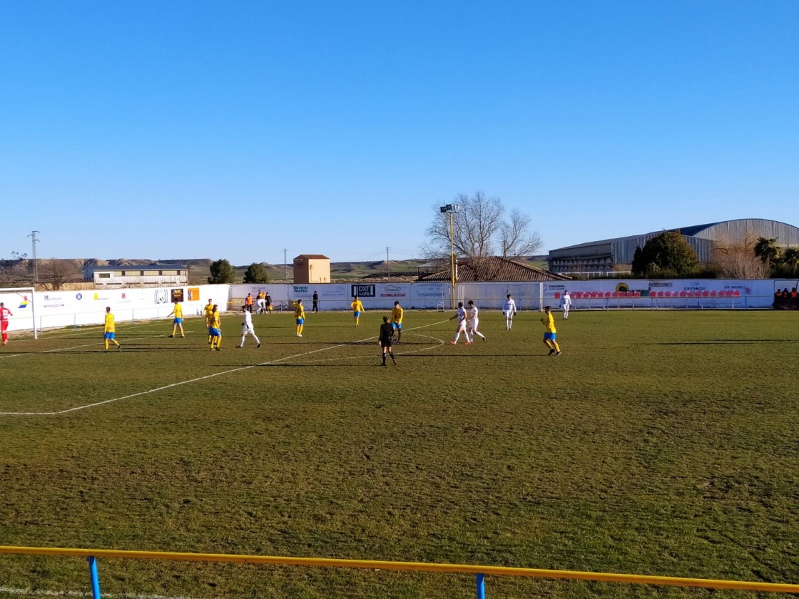 El Utrillas se esfuma tras el descanso y termina arrasado por el vendaval (4-2)