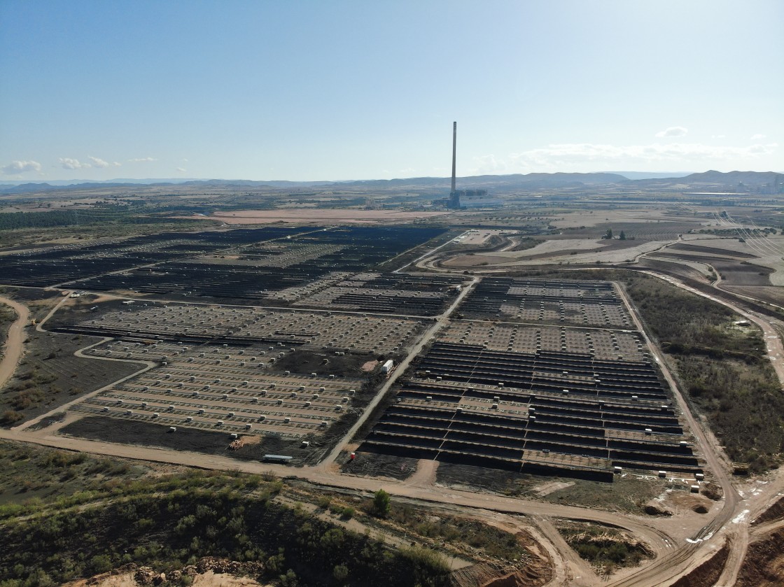 Endesa baraja la fecha del 16 de febrero para demoler la chimenea de la central térmica