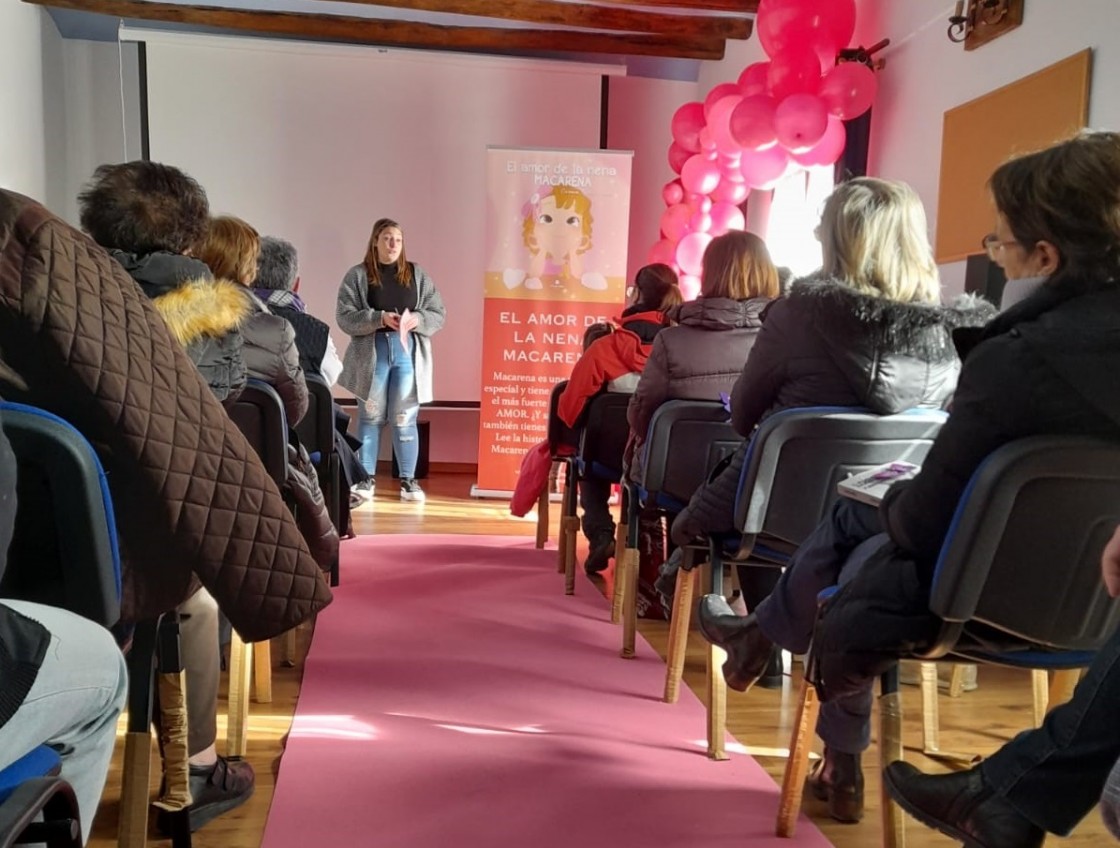 Carmen Pérez Marco presenta ‘El amor de la nena Macarena’ en Burbáguena