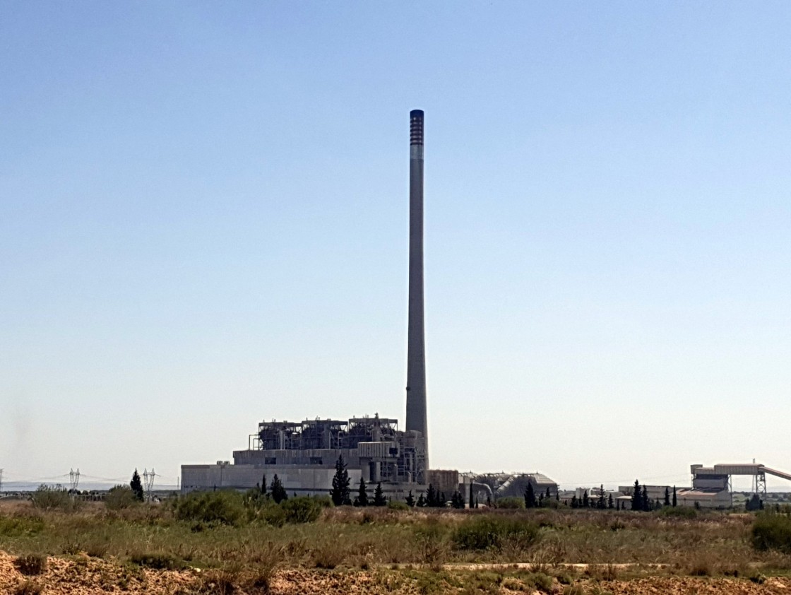 Teruel Existe cree que el derribo de la chimenea de la térmica es un 