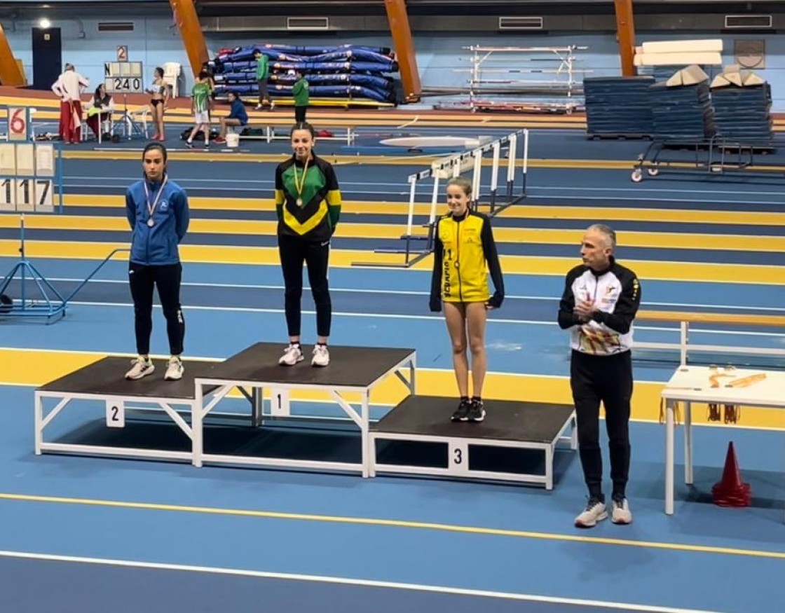 Irene Gómez, campeona de Aragón sub-16 de los 3.000 metros