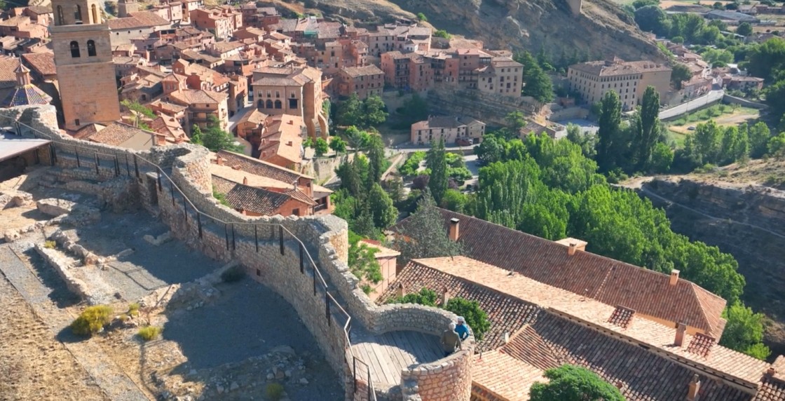 Albarracín y Montes Universales aparecen este domingo en el documental 'Camino del Cid: diario de una ciclista'