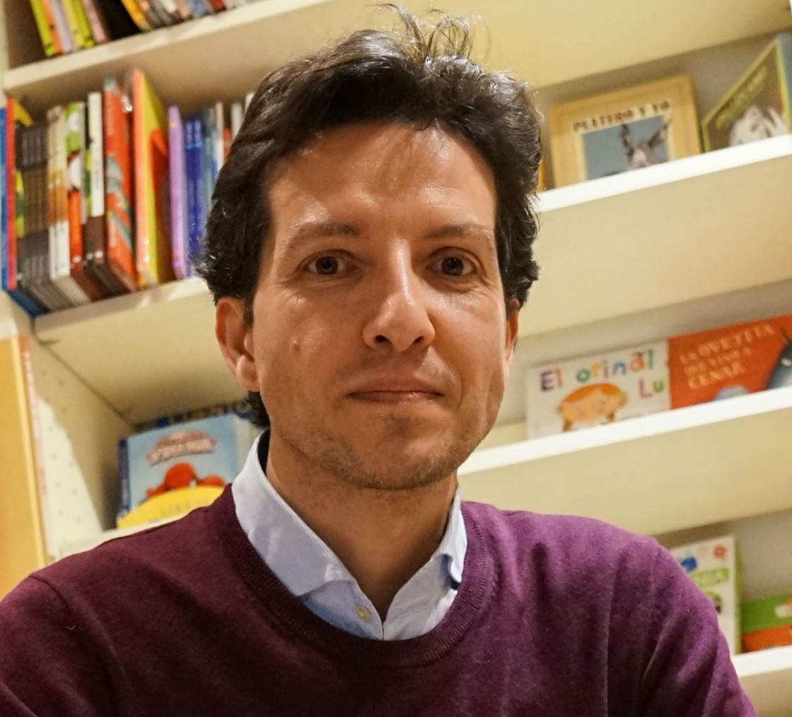 Miguel Ángel Oeste, autor de ‘Vengo de ese miedo': “No se puede edulcorar la realidad, no se puede escribir bonito sobre el horror o el dolor”
