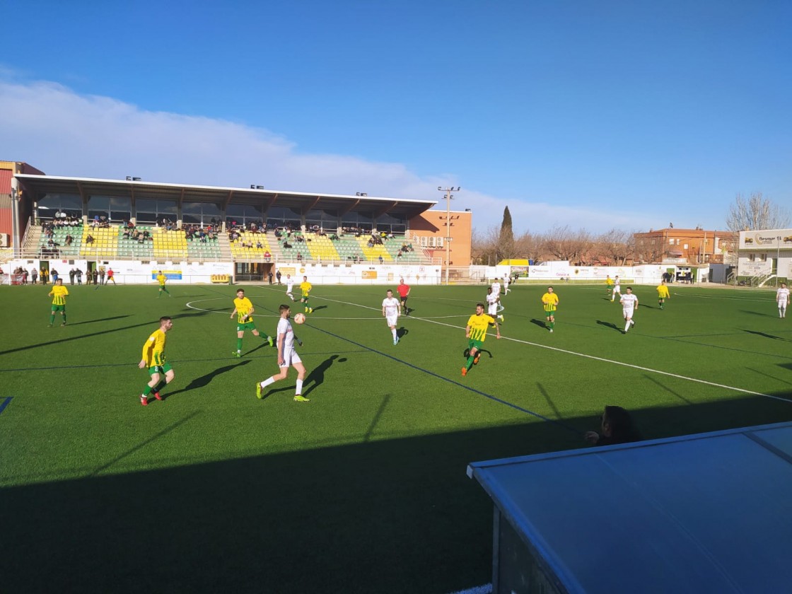 Al Utrillas se le escapan dos puntos después de remontar ante el colista (2-2)