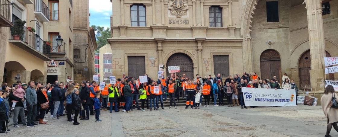 El transporte sanitario urgente reclama en Alcañiz que sigan operativos las 24 horas los 18 servicios