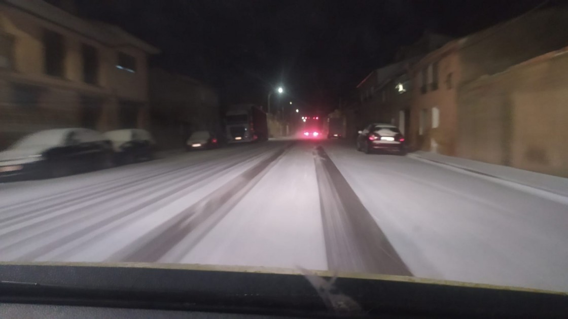 La nieve y el hielo condicionan la circulación en puntos de Teruel y Huesca