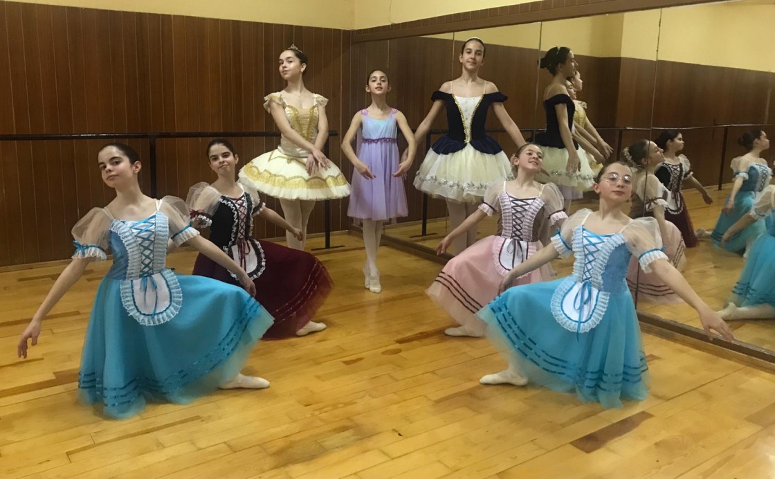 Las bailarinas turolenses regresan al Vaslav Nijinsky de Huesca dos años después