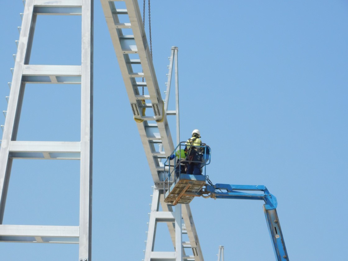 Sale a información pública la autorización de construcción de la línea Mezquita-Platea