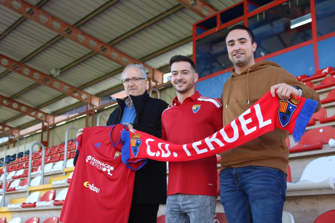 El CD Teruel frota la lámpara para invocar al jugador número doce