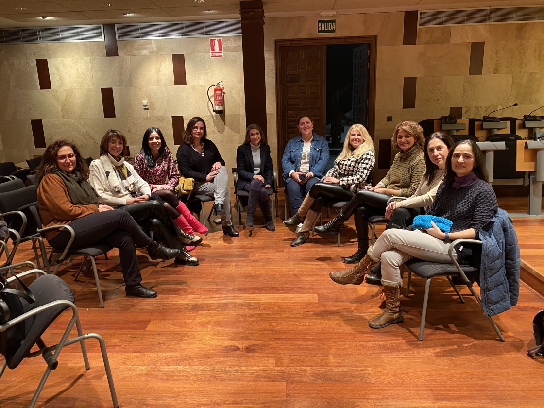 María Vigara sustituye a Elena Lluch como presidenta de la asociación Enredadas BPW Teruel