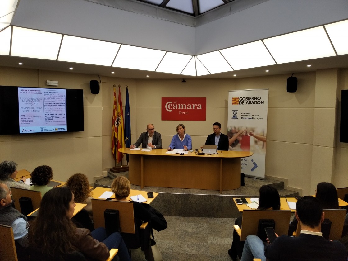 Fortea explica a medio centenar de gerentes y empresarios las ayudas al comercio de la DGA