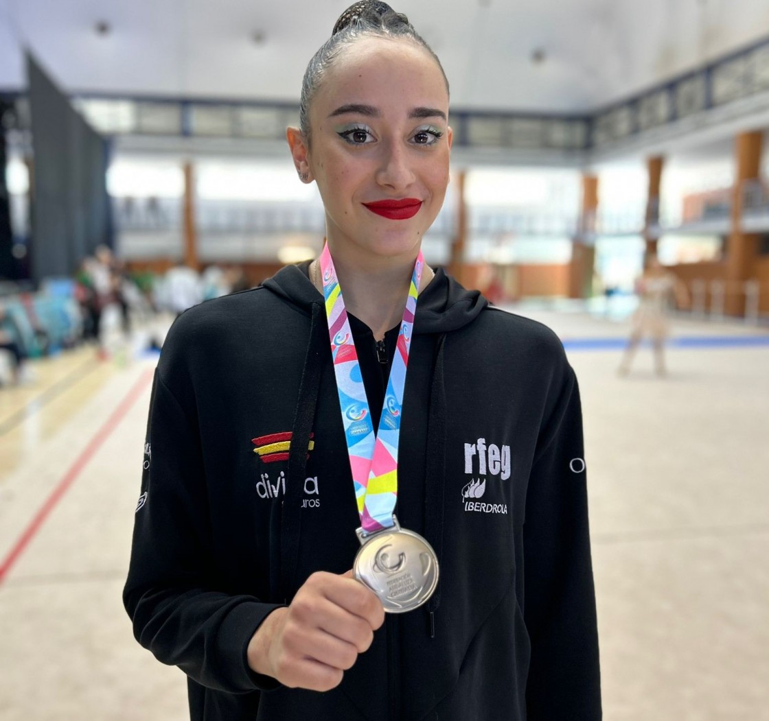 Alba Bautista triunfa con una medalla de plata en cinta