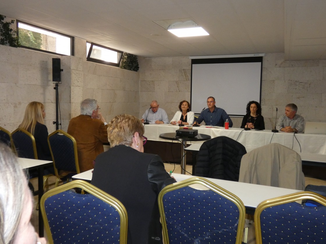 La interinidad en la escuela rural y la relación con la sociedad, a debate en Teruel