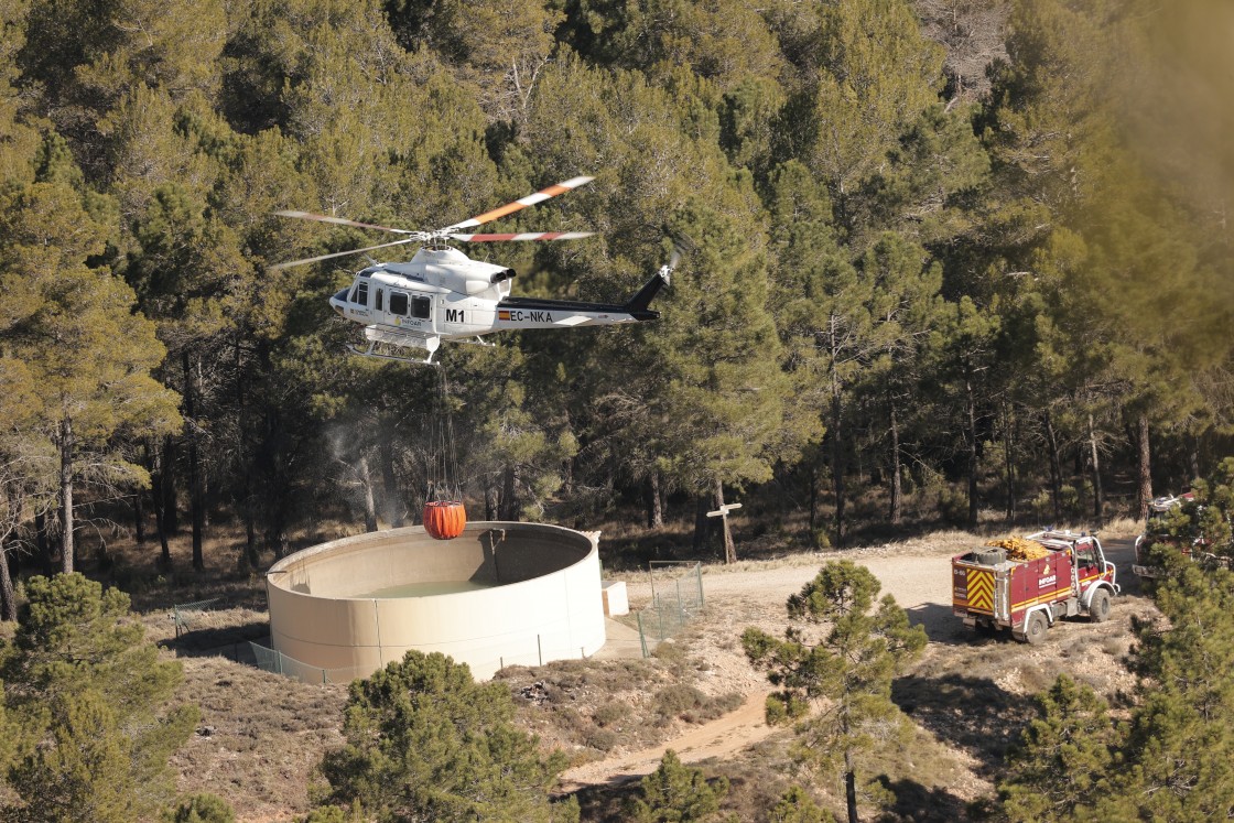 Castilla-La Mancha, Madrid y Murcia ayudan a atajar el fuego de Teruel y Castellón