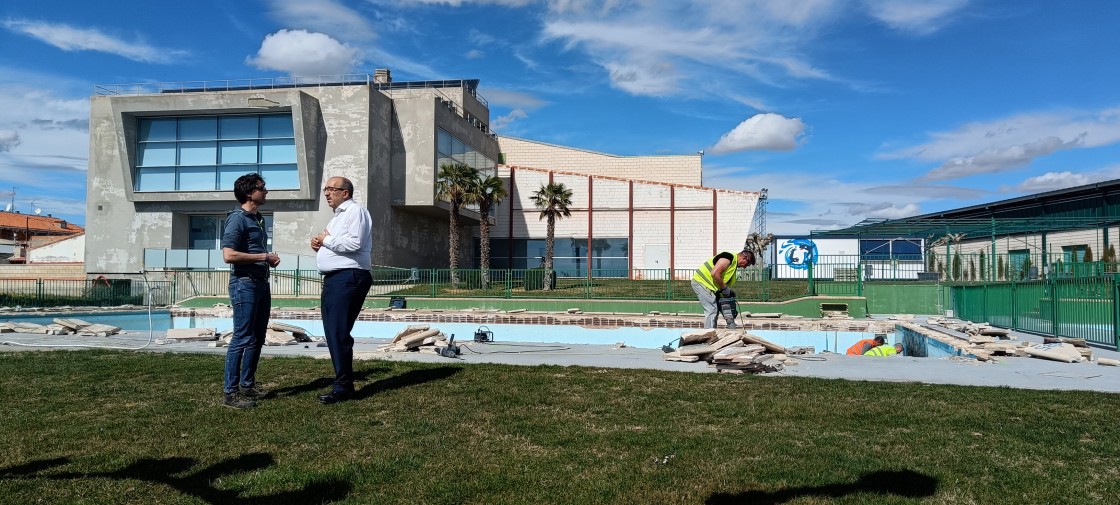 Comienzan las obras de construcción de la futura piscina climatizada de Calamocha