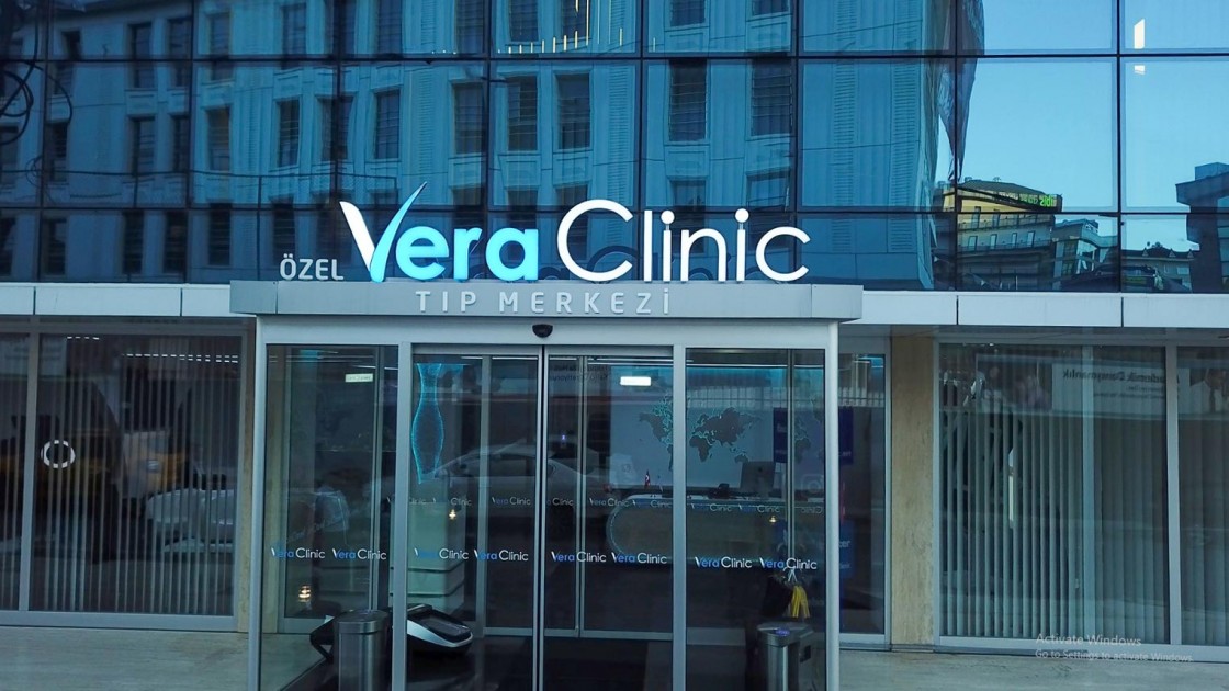 Todo lo que has de saber sobre el trasplante capilar en Turquía de la Clínica Vera