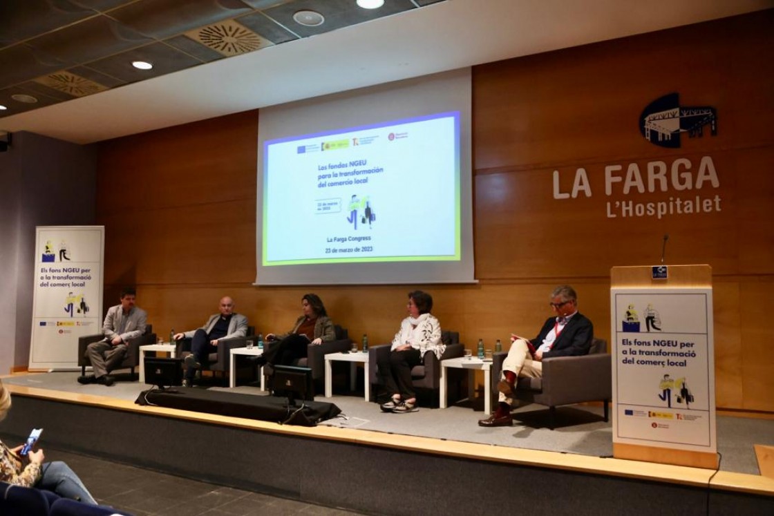 La DPT explica en un foro nacional de comercio local la apuesta por los multiservicios con fondos europeos