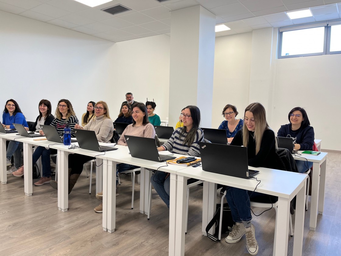 Comienza el primer curso de formación tecnológica para mujeres en el Centro de Competencias Digitales de Renfe