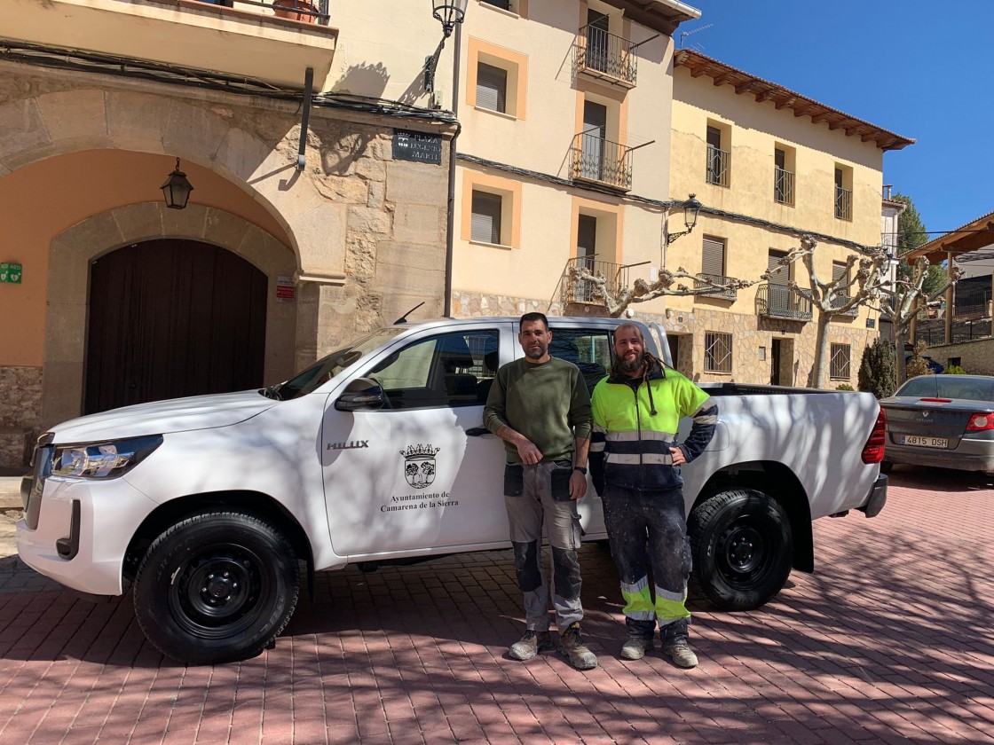 El Ayuntamiento de Camarena de la Sierra adquiere un vehículo para realizar los trabajos municipales