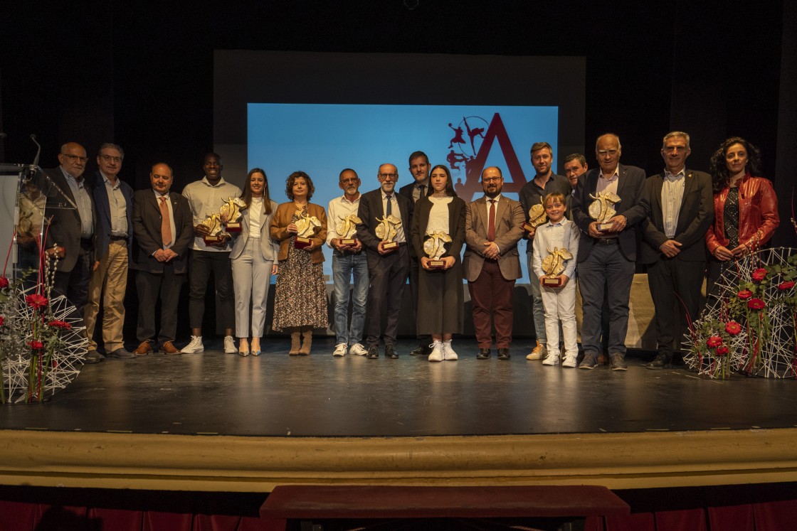 El futbolista Juan Hernández y la piloto Laura Aparicio, mejores deportistas turolenses del año 2022