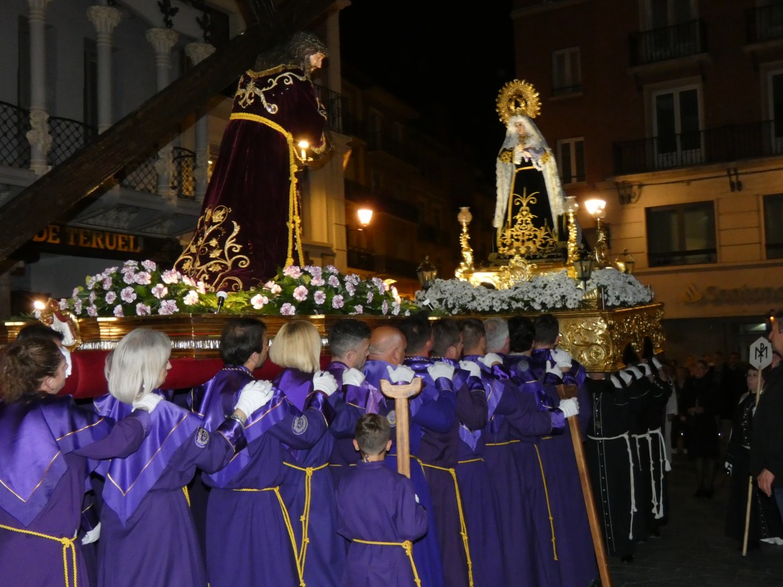 Procesión nocturna para celebrar el 25 aniversario de la recuperación del Encuentro