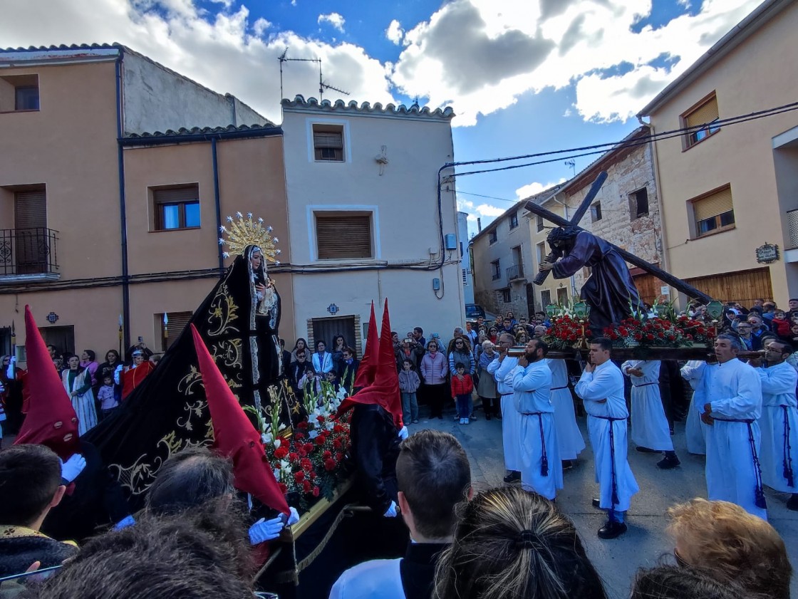 Samper de Calanda celebra sus procesiones de La Burrica y El Encuentro y el Viacrucis