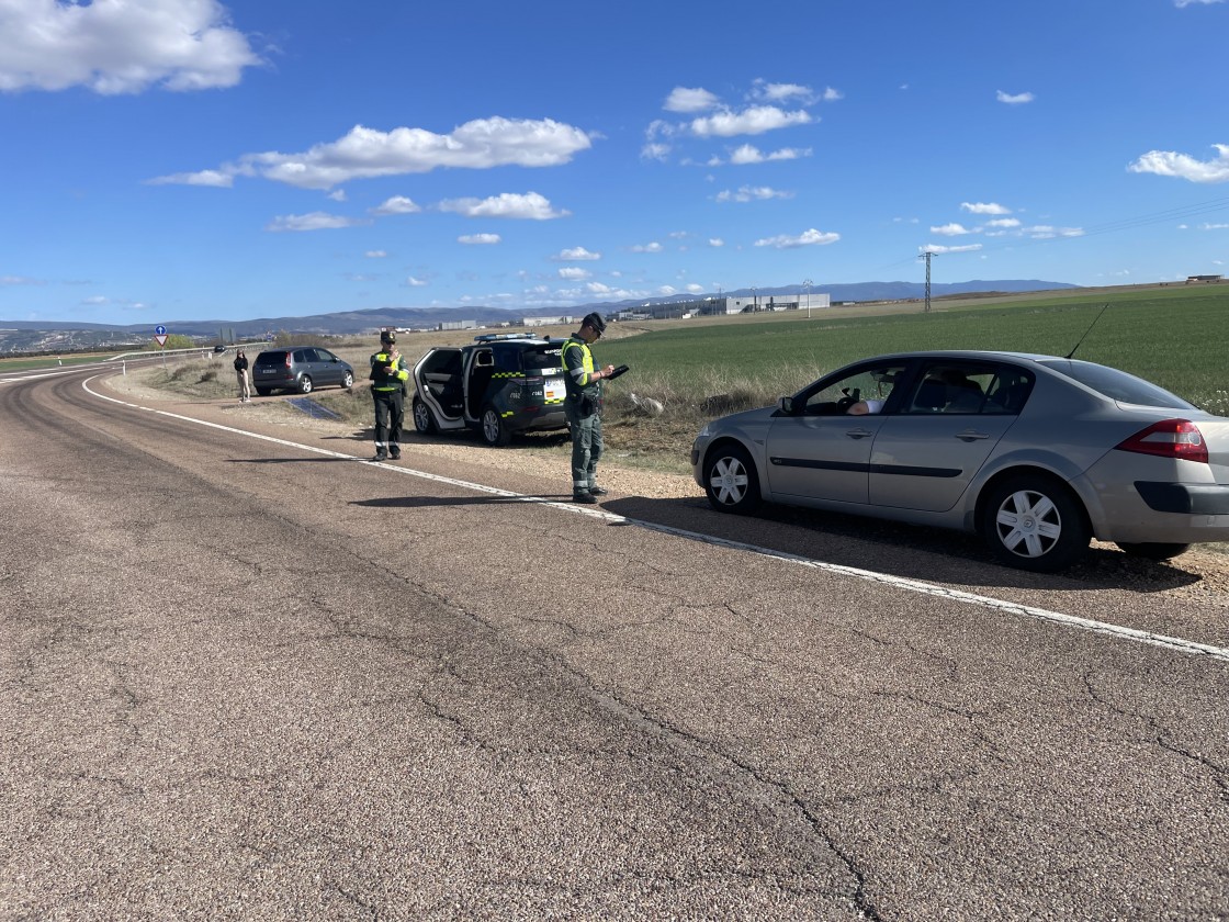 La Guardia Civil intercepta en Cella a un conductor ebrio que circulaba a 194 kilómetros por hora