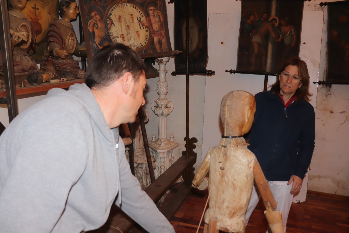 La renacida cofradía de la Sangre de Cristo recupera la historia y las procesiones en Monreal del Campo