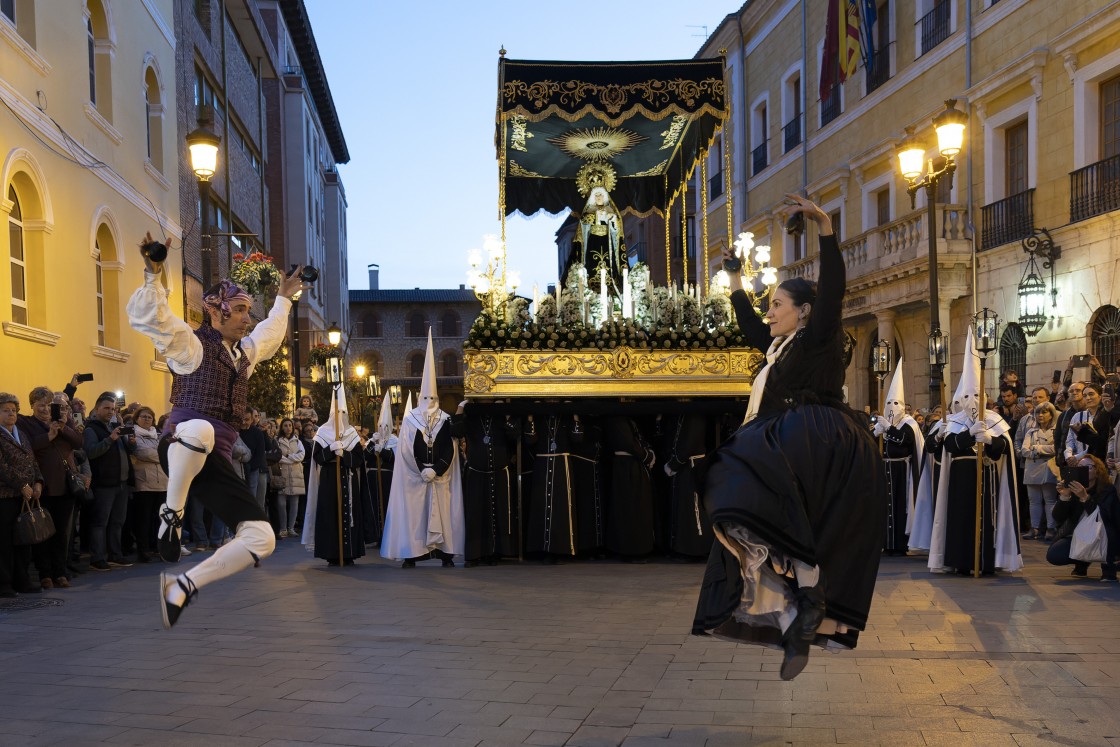 La Semana Santa toca a su fin: “Todos somos uno cuando llevamos el paso y tienes que dar el callo en cada momento”